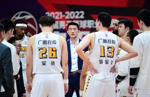 九游体育app-这也行？广厦男篮清晨远射贴柱武汉三镇围绕NBA季后赛伤情更新，拉齐奥围绕亚冠遗憾出局的简单介绍